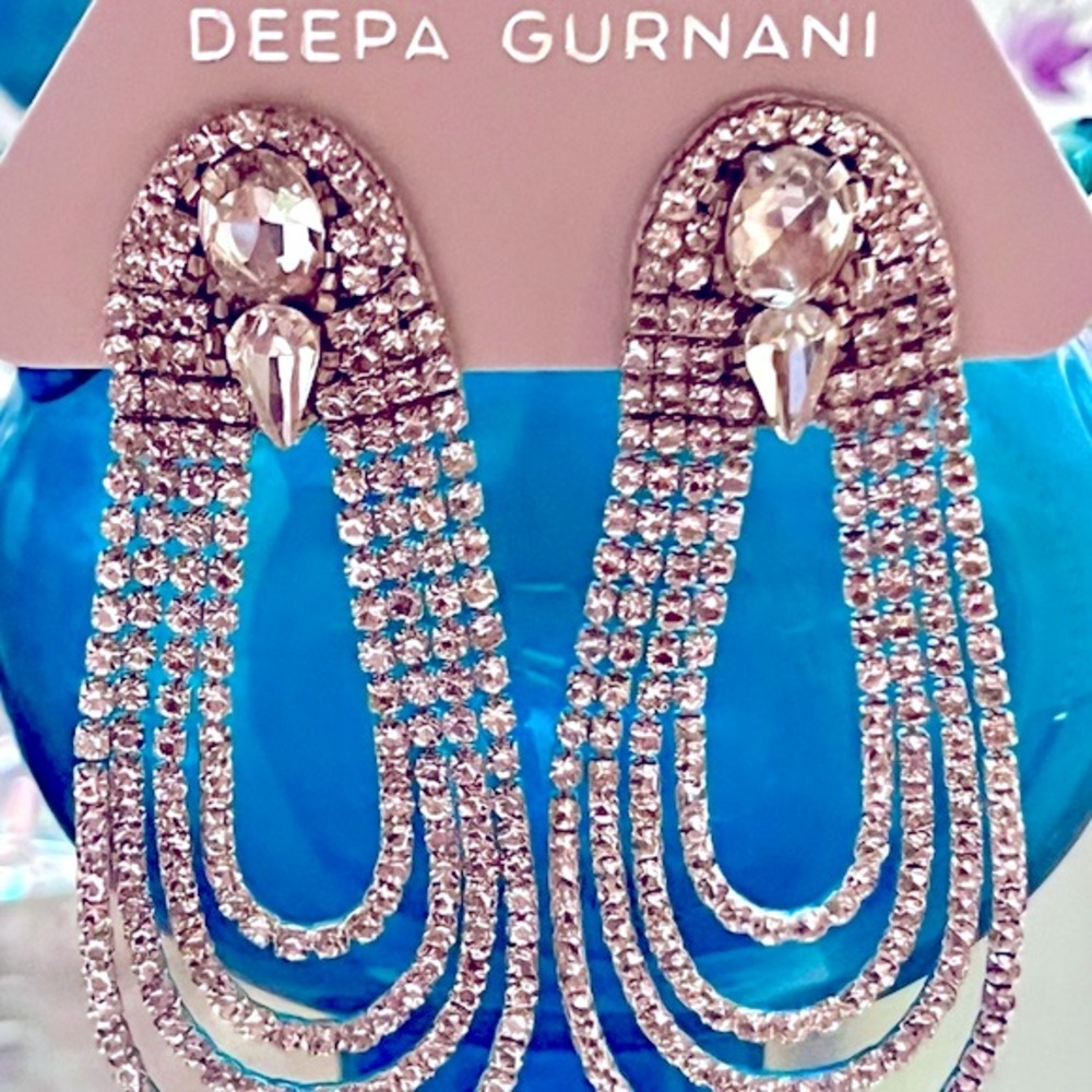 🌺🎉HP🎉🌺 NWT Deepa Gurnani Beaded Silver Crystal Chandeliers - Picture 2 of 14